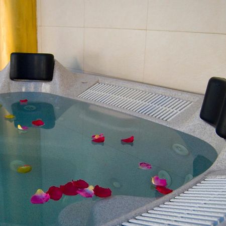 ホテル Agua Viva Eco H Wellness カストロ・ウルディアレス エクステリア 写真