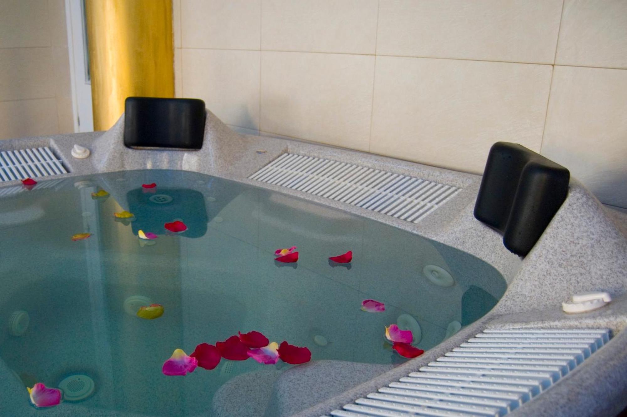 ホテル Agua Viva Eco H Wellness カストロ・ウルディアレス エクステリア 写真